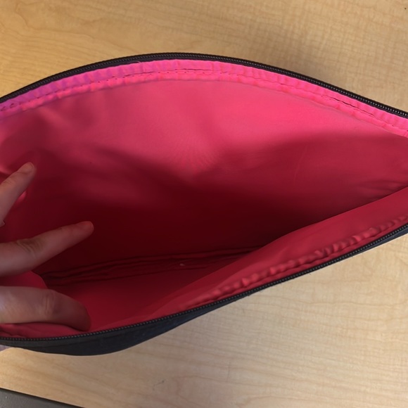 Victorias Secret Padded Zippered Laptop Case - Picture 2 of 5